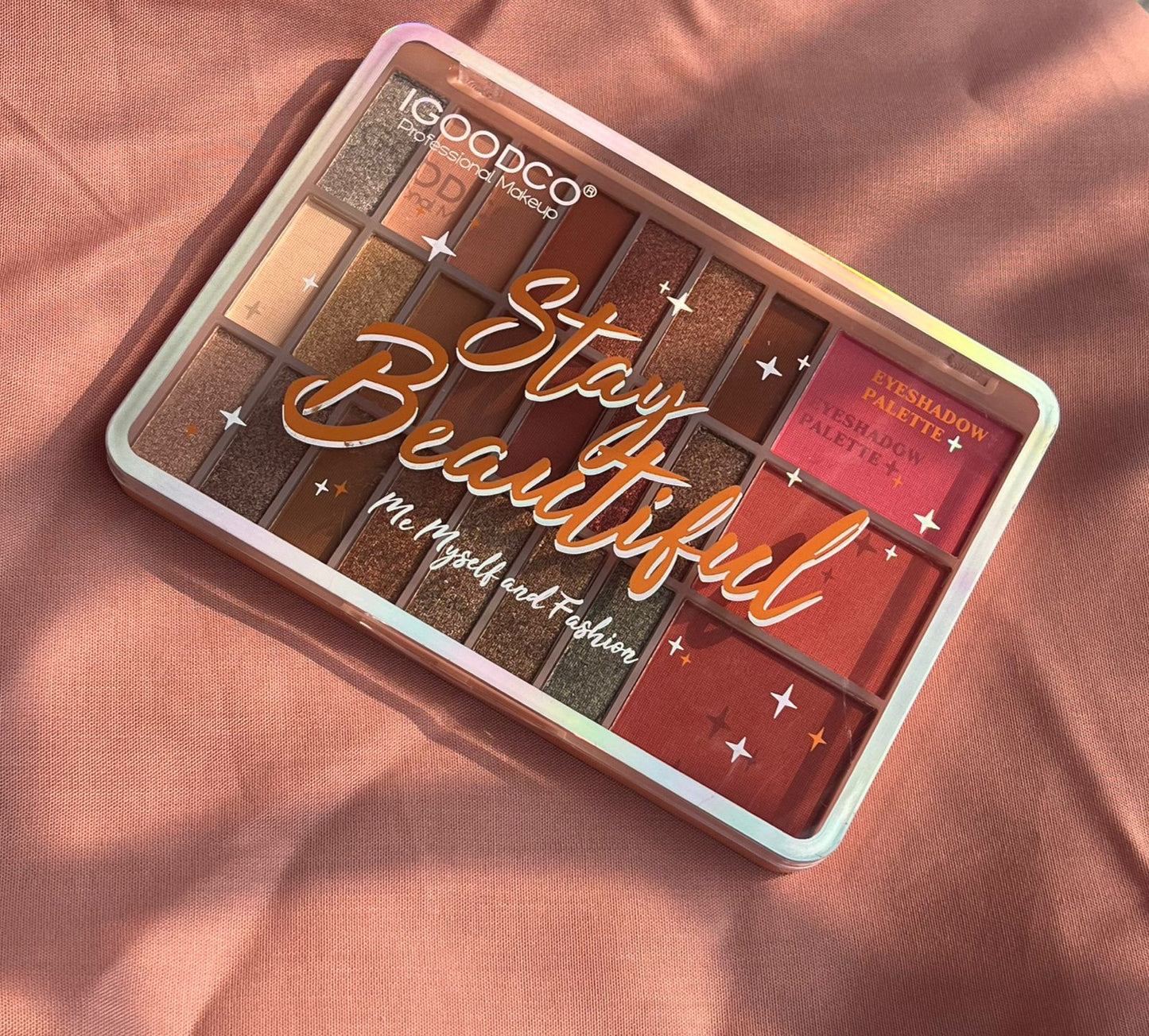 IGOODCO  Stay Beautiful Palette  (21 color eyeshadow + 3 color blushon)